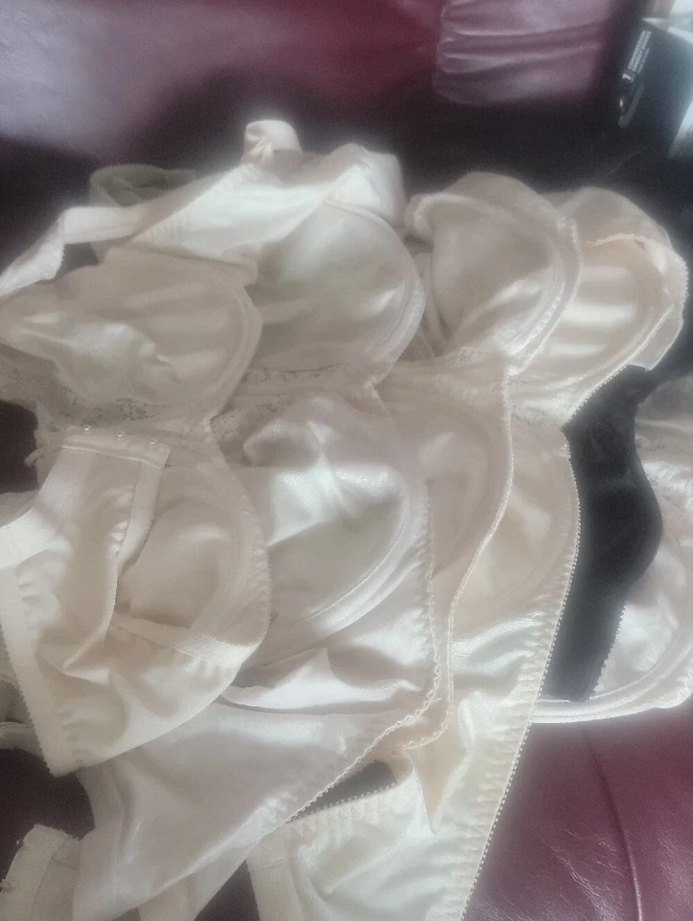 Lot of 6 Playtex Beige and Black Satin Underwire Bras - Picture 2 of 5